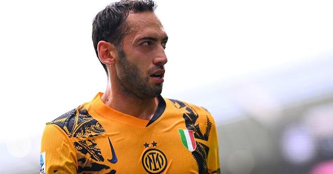 汉堡2-1斯图加特，法比奥-维埃拉破门，格拉策尔建功